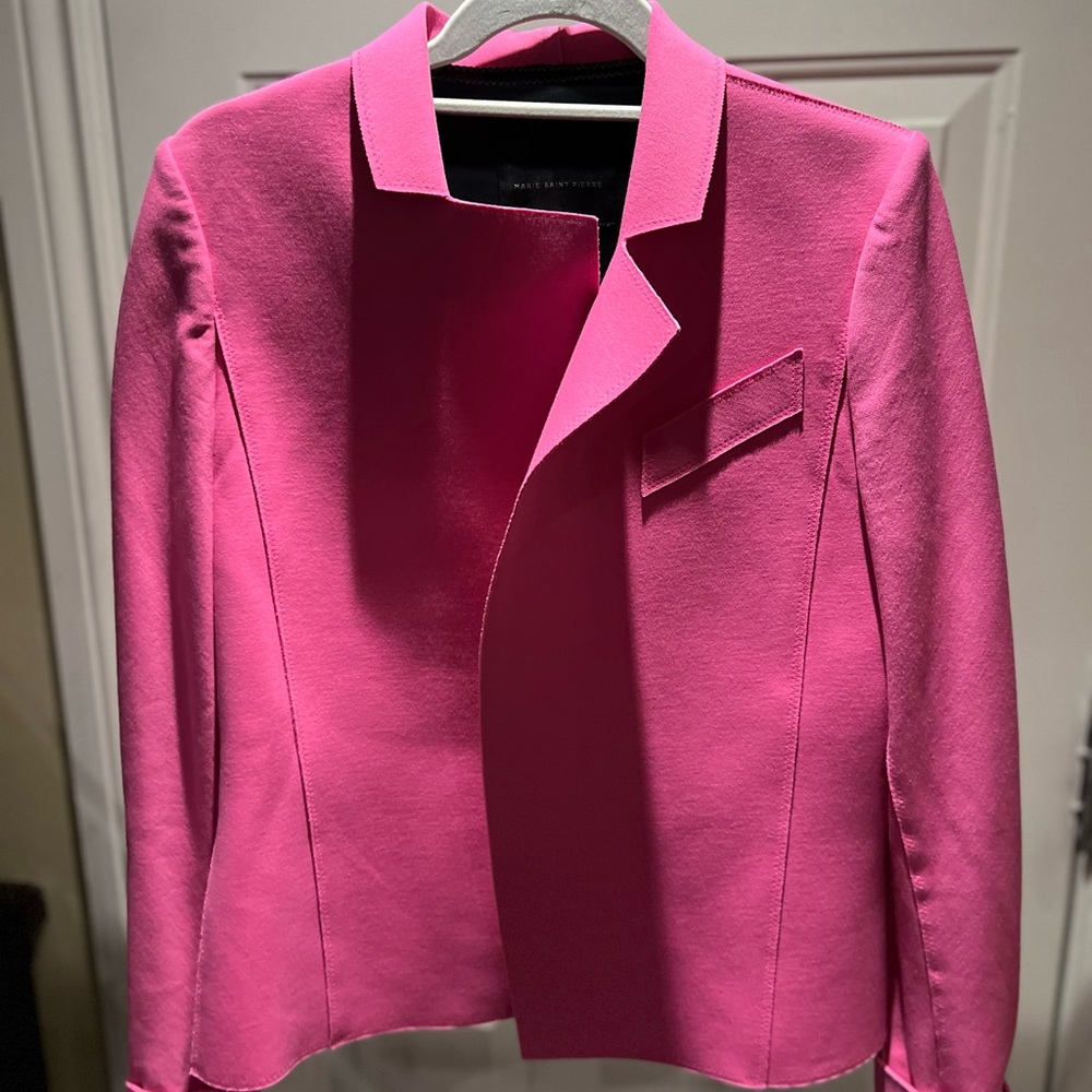 Chic Women's Pink Blazer